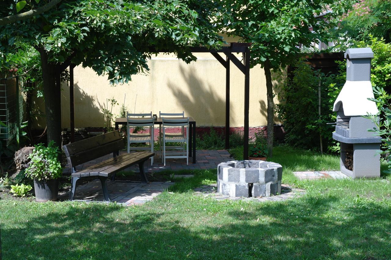 Nóra Apartman Gyula Exterior foto